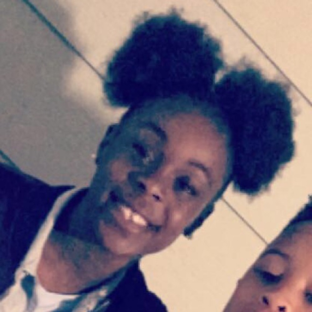 Meet your Posher, Kaila